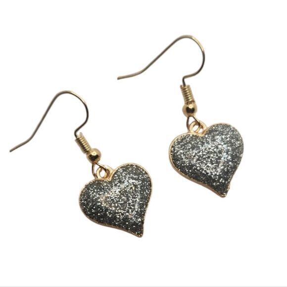 ❤️ Heart Shaped Silver Glitter Drop Earrings - Picture 1 of 4